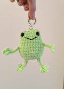 Szydełkowy breloczek żaba 