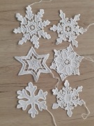 OZDOBY ŚWIĄTECZNE WYKONANE HAFTEM 6 szt (1)