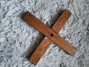 Duży stary drewniany stojak pod choinkę