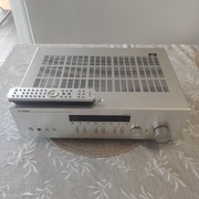 Yamaha R-N303D – amplituner stereo (Wi-Fi,Bluetooth,DAB+,pilot,antena)