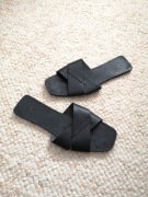 38 czarne stylowe klapki H&M 