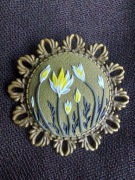 Broszka ręcznie robiona "Kwiaty w glince", 3.8 cm
