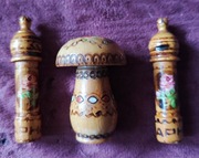 Drewniane flakoniki na perfumy lata 70-te 