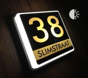 Modny PODŚWIETLANY numer domu LED z czujnikiem zmierzchu tabliczka adresowa