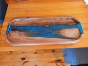 Patera / taca z dębu i żywicy barwionej na niebiesko. Prezent