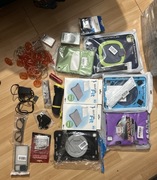 Mix wszystkiego. Etui na telefon, etui na tablet, latarka.