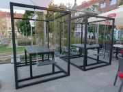 Huśtawka 6 os. metalowa drewniana do restauracji na taras stół piknik