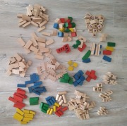 ZESTAW klocków drewnianych dla dzieci ok. 300