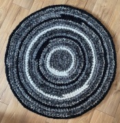 Dywanik okrągły biały-szary-czarny śr.110 cm handmade 60 zł