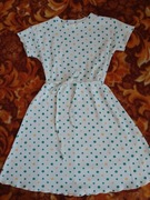 Sukienka w zielone i żółte guziczki r.153/158