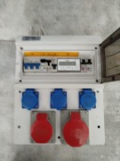 Rozdzielnia elektryczna budowlana z licznikiem 