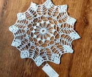Serwetka ręcznie robiona na szydełku 