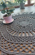 Ręcznie wykonany makramowy, okrągły dywanik w stylu Boho
