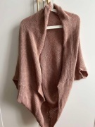 SWETER Pulover Kardigan damski włoski narzutka różowy r. uniwersalny