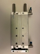 Siłownik z prowadzeniem Festo DFM-25-125-B-PPV-A-GF