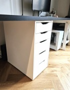 zestaw biurko IKEA kozły MITTBACK ALEX LINNMON
