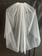 Biały welon ślubny, weselny; błyszczący, brokatowy, 80 cm; grzebyk