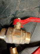 Zawory do wody do c.o do lutowania plus zawór bezpieczeństwa 