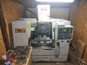 FREZARKA CNC / CENTRUM OBRÓBCZE DO STALI WRAZ Z CAŁYM WYPOSAŻENIEM