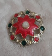 Broszka vintage kwiat perełka retro czerwona zielona 3,5 cm