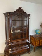 Witryna Biblioteka brzuchata na lwich łapach