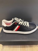 TOMMY HILFIGER ESSENTIAL LEATHER CUPSOLE r. 40 (25cm) Nowe Oryginalne