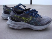 ASICS NOVABLAST 2 Wawa rozmiar 44 28cm małe przetarcie