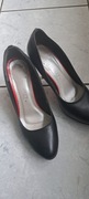 Buty szpilki na nogach okazionalnie 