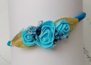 Opaska do włosów urodziny wesele gumka różyczki róże piankowe roczek