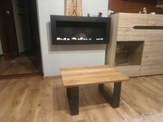 Stolik kawowy z blatem z drewna dębowego (64 x 47 cm). 