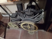 Zabytkowy kompresor z lat 50