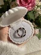 Elastyczny rozciągliwy pierścionek z koralików granat turmalin