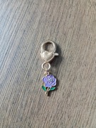 Brelok, zawieszka. Fioletowa róża