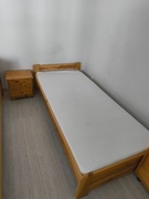Łóżko sosnowe z materacem 200 x 90