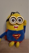 Pluszowa zabawaka minion superman