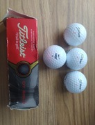 Piłeczki golfowe Titleist i Nike 4 sztuki