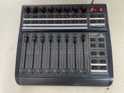 MIKSER BEHRINGER BCF2000