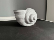Ceramiczna dekoracja w kształcie muszli – elegancka i stylowa