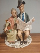 Figurka z porcelany  babcia  z ddziadkiem