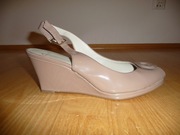 CLARKS SANDAŁY KOTURN LAKIEROWANE ZGRABNE ROZM. 41 / 27 CM BDB