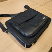 Solidna torba na laptopa 15,6" BELKIN | Pancerna | Stan BDB