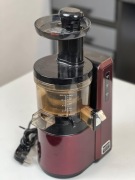 Wyciskarka wolnoobrotowa Hurom wielofunkcyjna