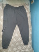 Szare spodnie dresowe XL Cropp 