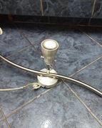 Kinkiet kielichy razem z żarówkami (Diodami).