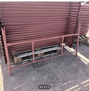 Rusztowanie warszawskie.  Producent.  Solidne.  Tr