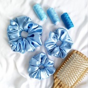 Scrunchie satynowa - gumka do włosów - rozmiar L