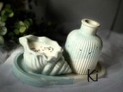 Dekoracje gipsowe i świece