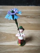 Sygnowana figurka Straco Weha - kunst Erzgebirge - Chłopiec z kwiatem