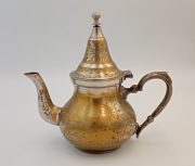 stary metalowy czajnik