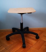 Sprzedam taboret warsztatowy obrotowy, z regulacją wysokości